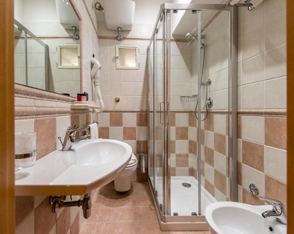 Hotel Miramare Rodi Garganico Habitación foto